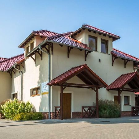 Nad Borkiem Hotel Kosarzyn  Ngoại thất bức ảnh