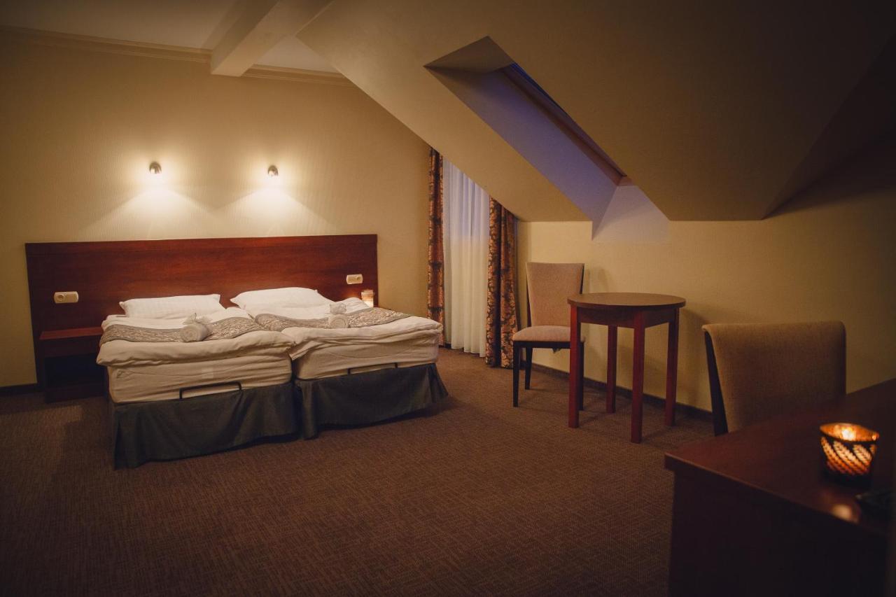 Nad Borkiem Hotel Kosarzyn  Ngoại thất bức ảnh