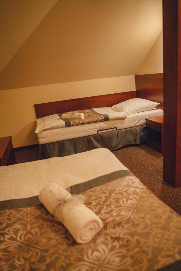 Nad Borkiem Hotel Kosarzyn  Ngoại thất bức ảnh