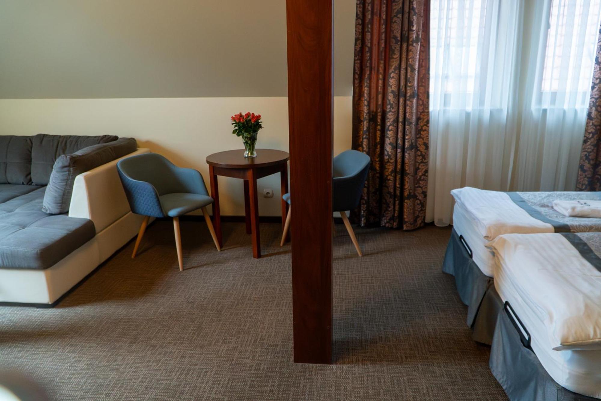 Nad Borkiem Hotel Kosarzyn  Ngoại thất bức ảnh