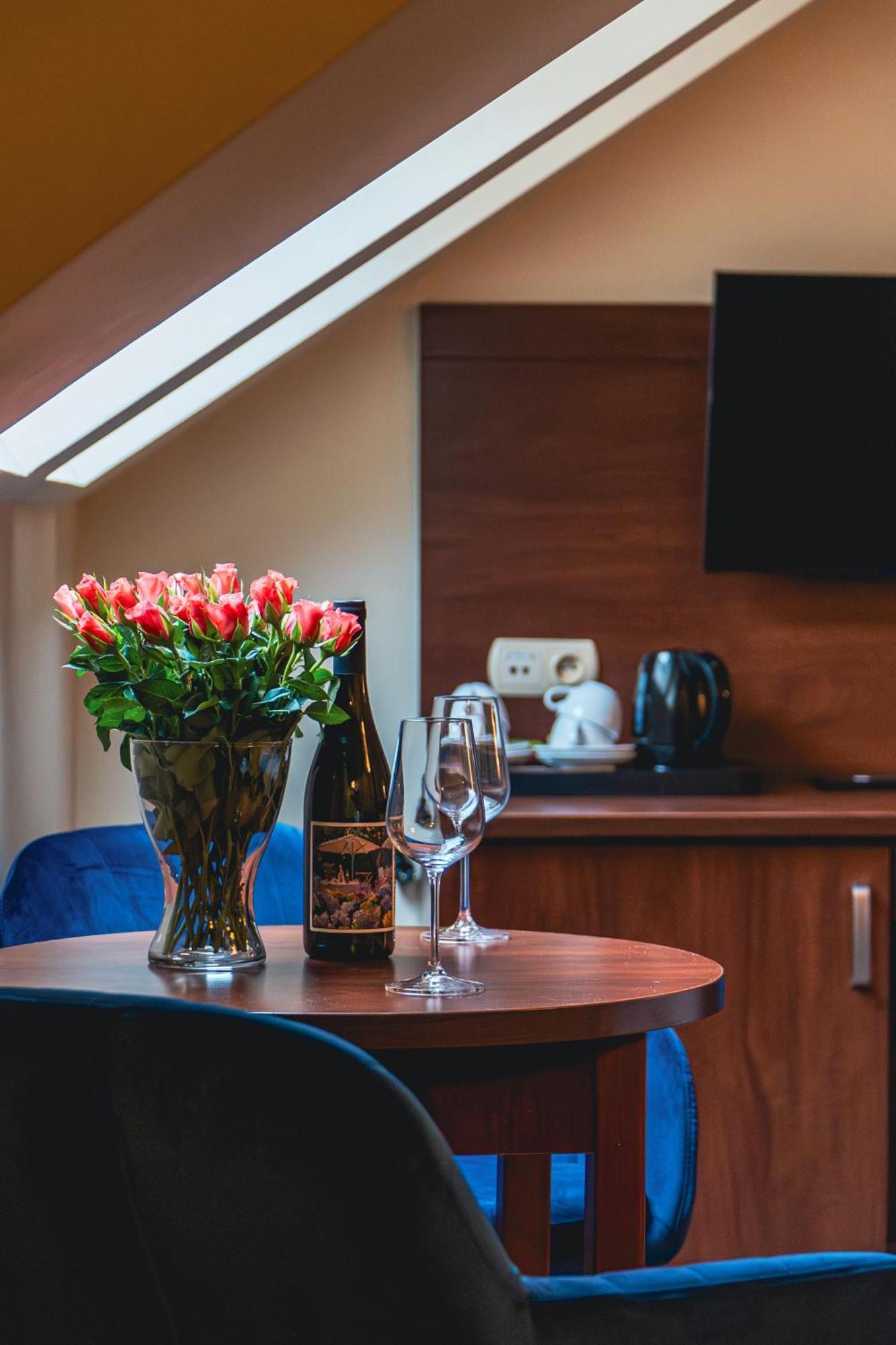 Nad Borkiem Hotel Kosarzyn  Ngoại thất bức ảnh