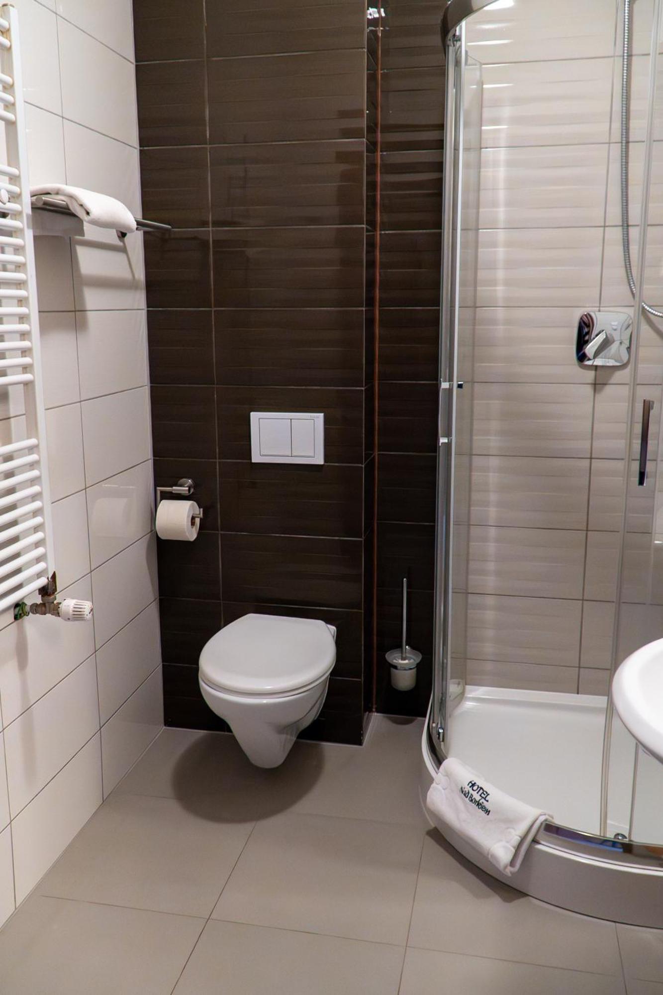 Nad Borkiem Hotel Kosarzyn  Ngoại thất bức ảnh
