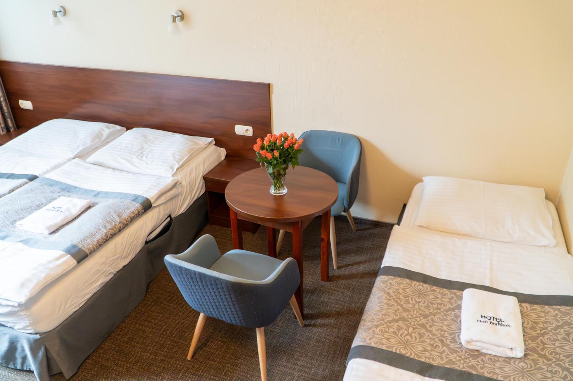 Nad Borkiem Hotel Kosarzyn  Ngoại thất bức ảnh
