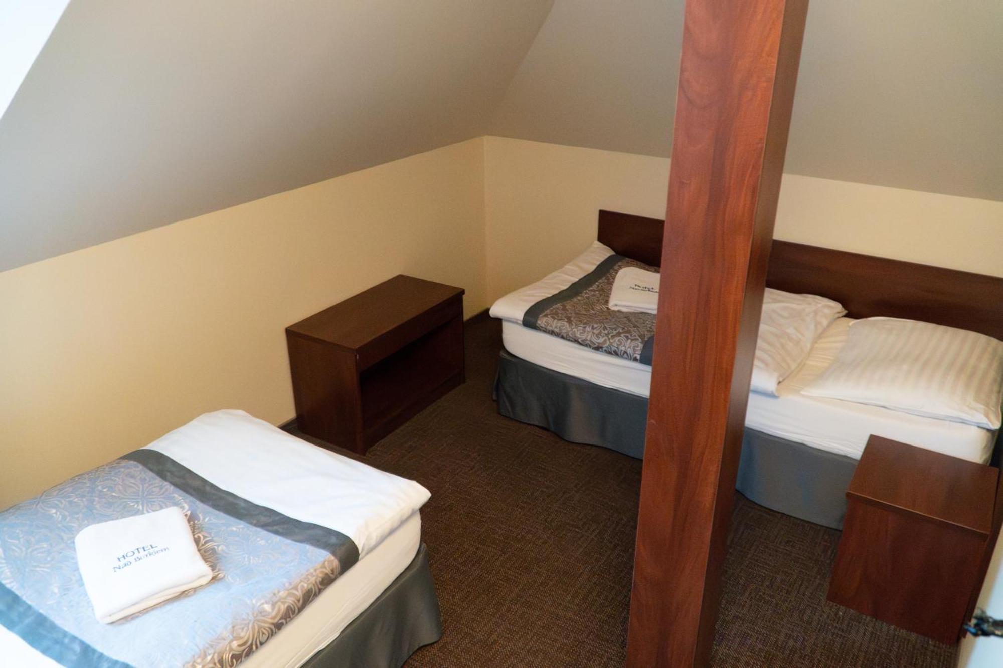 Nad Borkiem Hotel Kosarzyn  Ngoại thất bức ảnh