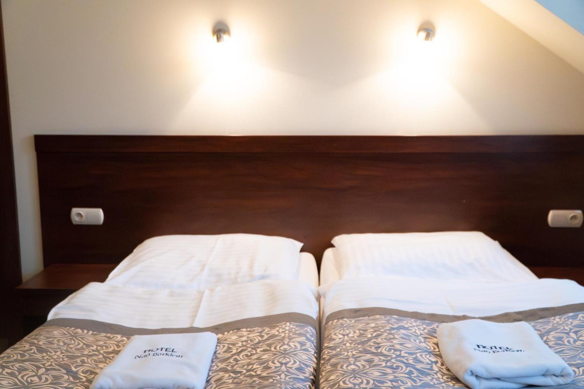 Nad Borkiem Hotel Kosarzyn  Ngoại thất bức ảnh