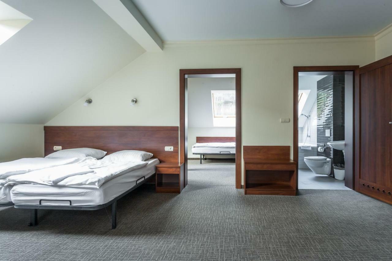 Nad Borkiem Hotel Kosarzyn  Ngoại thất bức ảnh