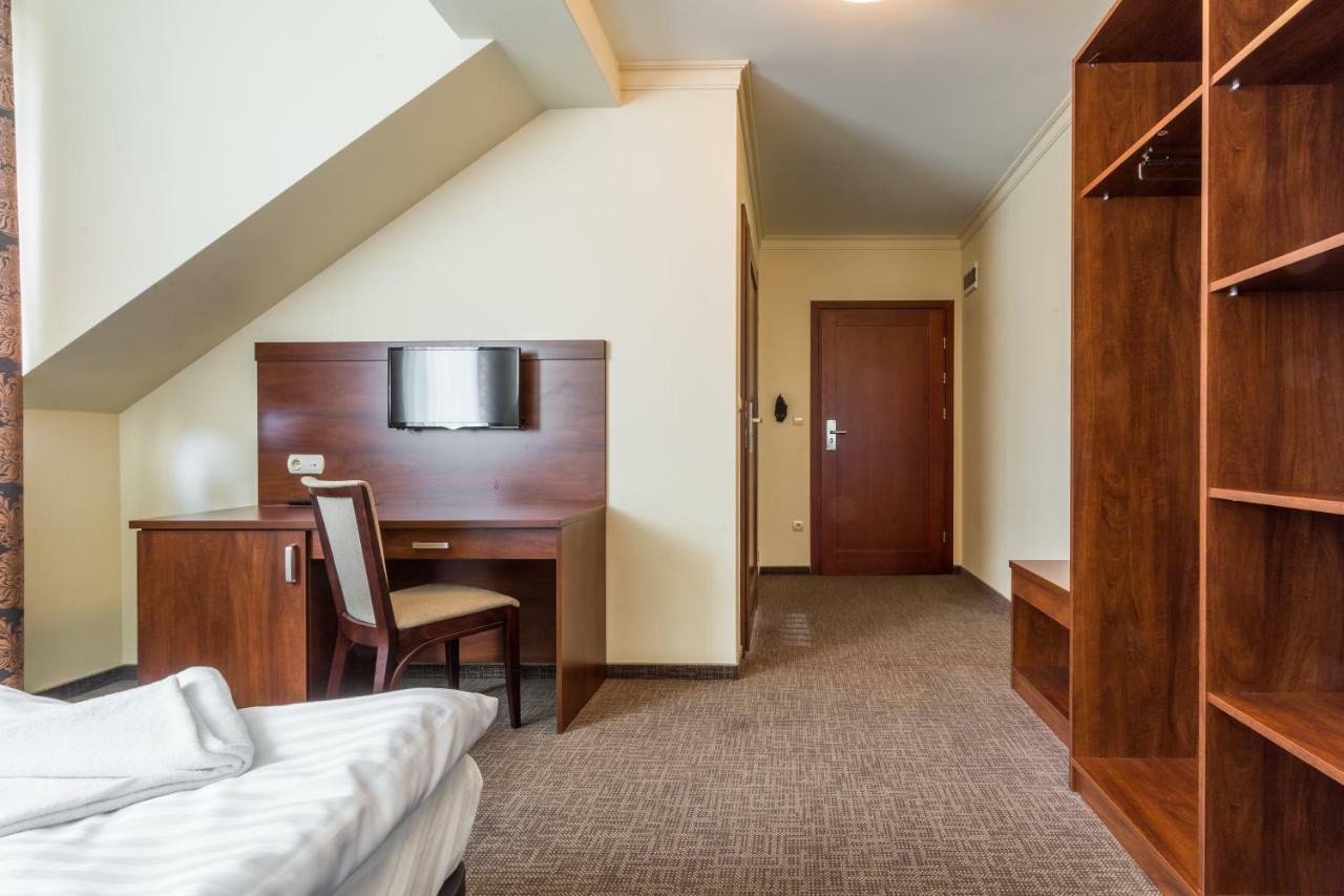Nad Borkiem Hotel Kosarzyn  Ngoại thất bức ảnh