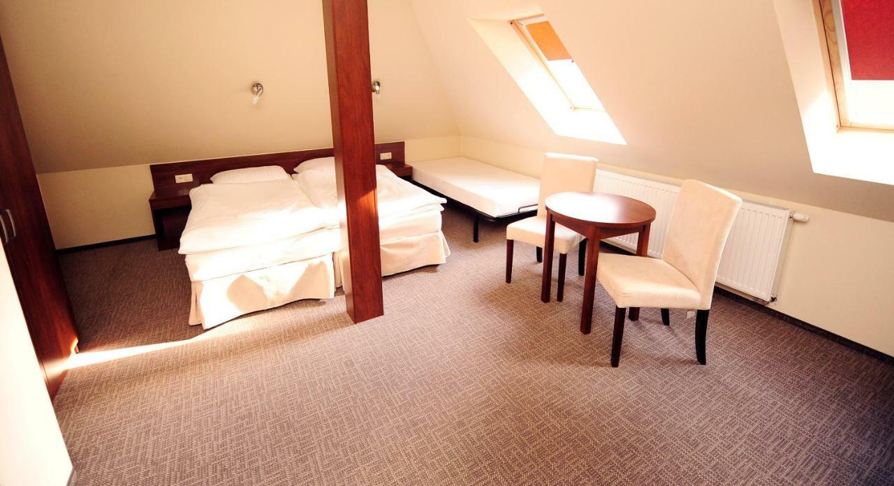 Nad Borkiem Hotel Kosarzyn  Ngoại thất bức ảnh