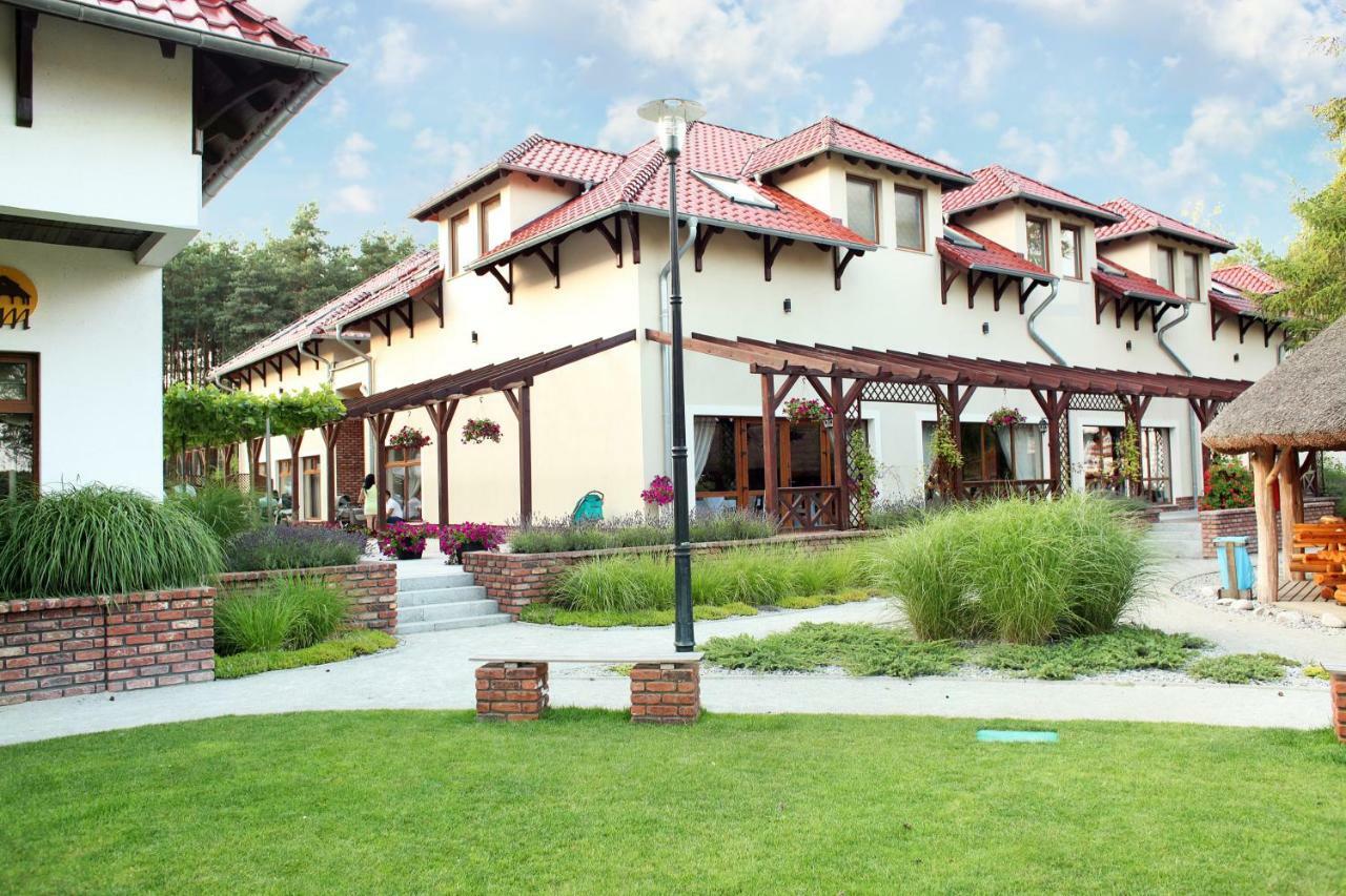 Nad Borkiem Hotel Kosarzyn  Ngoại thất bức ảnh